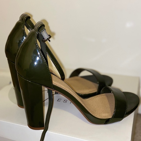 Shoes - Green Sandal block Heels